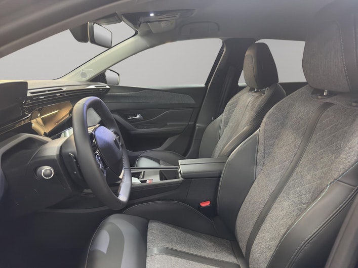 Vehicle image PEUGEOT 408