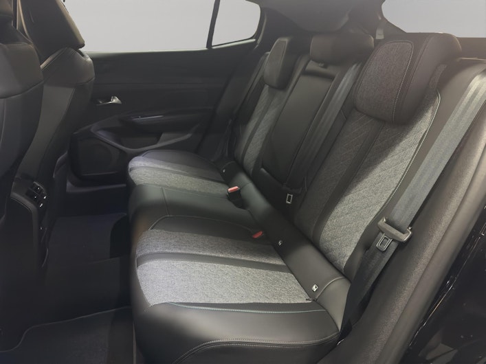 Vehicle image PEUGEOT 408