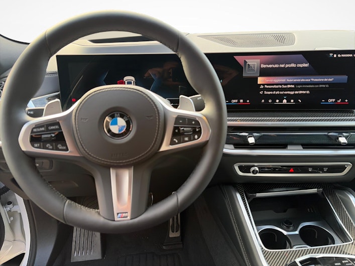 Vehicle image BMW X6