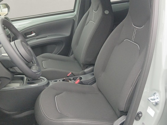 Vehicle image 8 Vehicle image 8