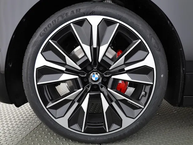 BMW iX xDrive60