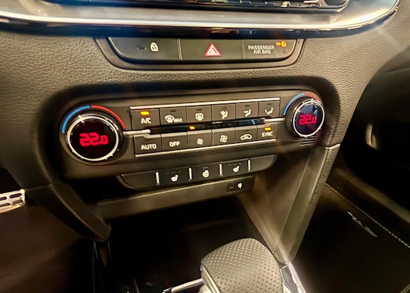 Vehicle image 17 Vehicle image 17