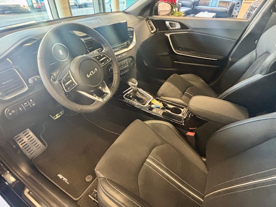 Vehicle image 6 Vehicle image 6