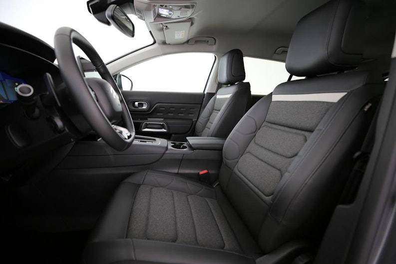 Vehicle image CITROEN C5 AIRCROSS