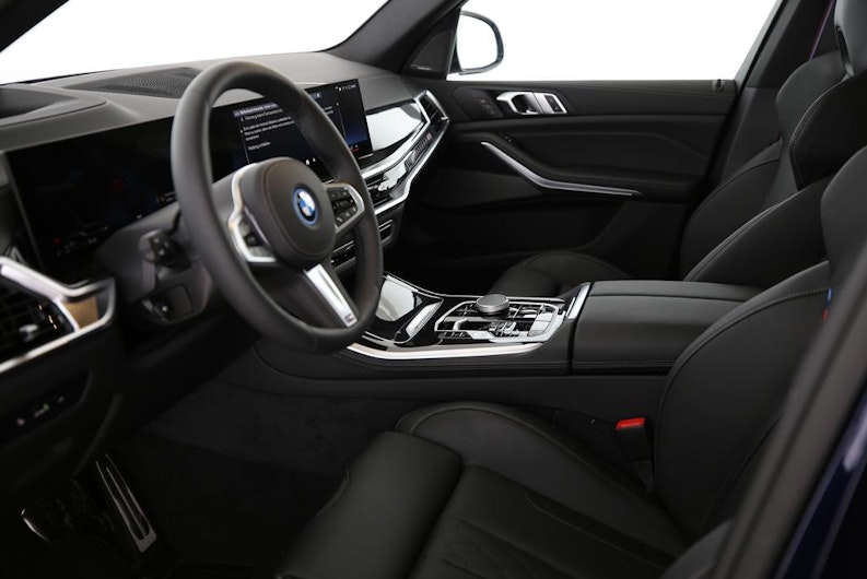 Vehicle image BMW X5