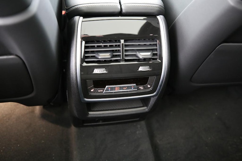 Vehicle image BMW X5