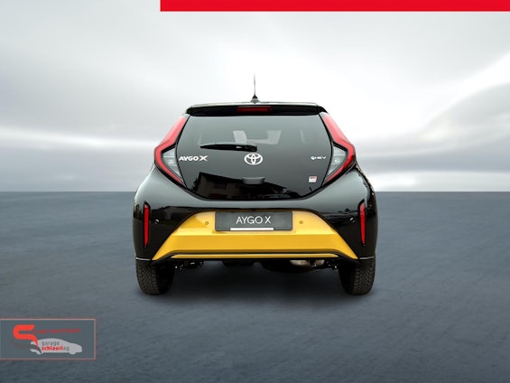 Vehicle image 10 Vehicle image 10