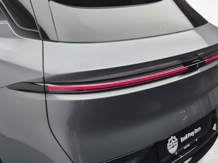 Vehicle image ZEEKR X