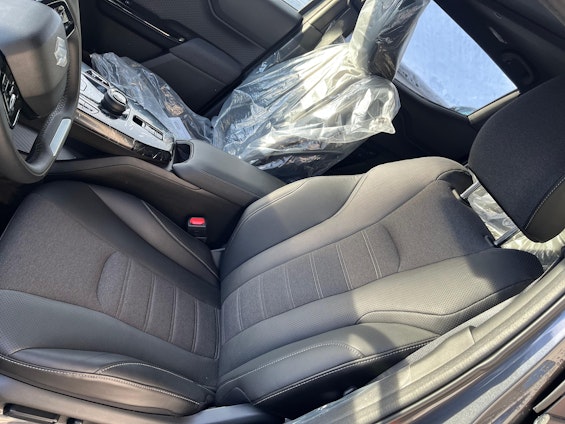 Vehicle image 3 Vehicle image 3