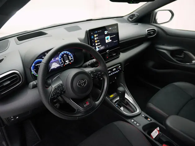 Toyota Yaris 1.5 VVT-i HSD GR Sport