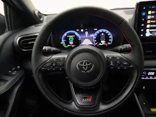 Toyota Yaris 1.5 VVT-i HSD GR Sport