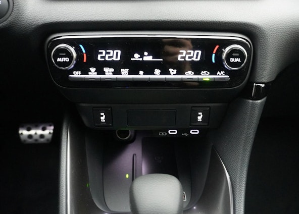 Vehicle image 17 Vehicle image 17