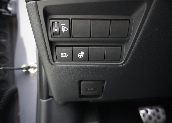 Vehicle image 18 Vehicle image 18