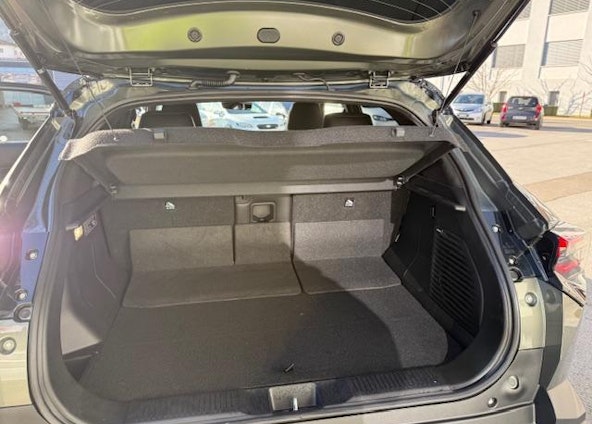 Vehicle image 6 Vehicle image 6