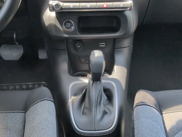 Citroën C3 1.2 PureTech Shine 110PS Automatik / Rückfahrkamera / Totwinkelassistent / Premium Occasion Garantie