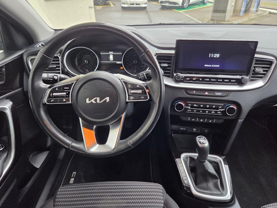 Vehicle image 21 Vehicle image 21