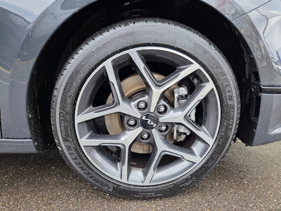 Vehicle image 27 Vehicle image 27