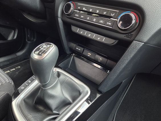 Vehicle image 24 Vehicle image 24