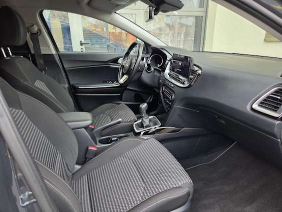 Vehicle image 26 Vehicle image 26