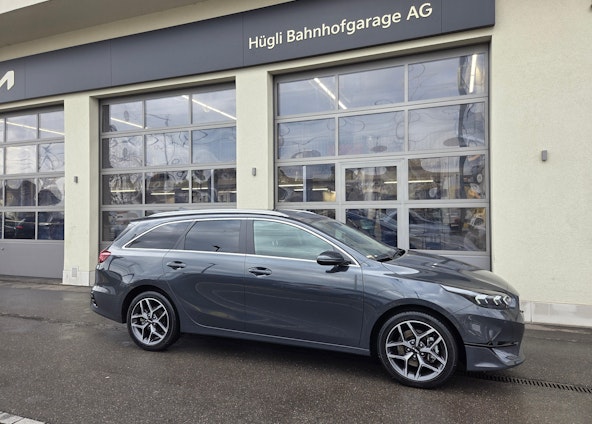 First vehicle image First vehicle image