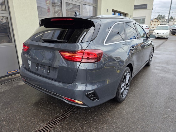 Vehicle image 10 Vehicle image 10