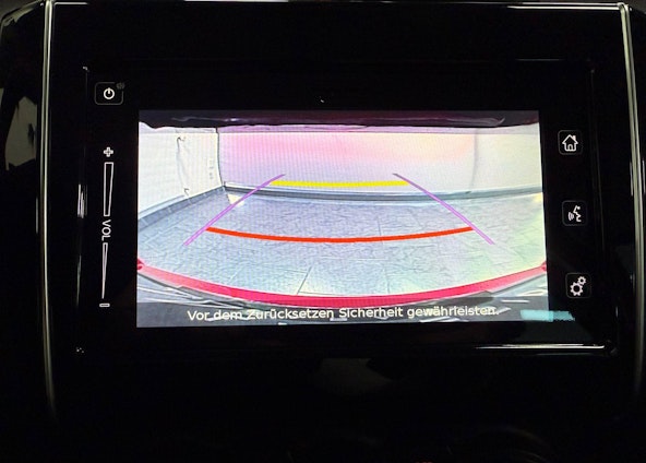 Vehicle image 17 Vehicle image 17