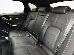 Jaguar F-Pace 2.0 P400e R-Dynamic SE AWD