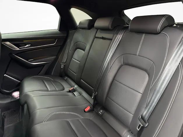 Jaguar F-Pace 2.0 P400e R-Dynamic SE AWD