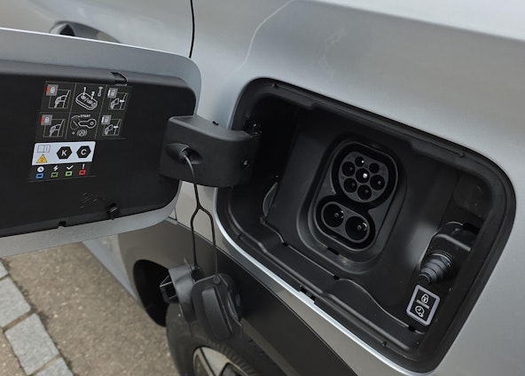 Vehicle image 17 Vehicle image 17