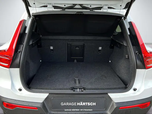 Volvo XC40 2.0 B3 MH Plus Dark