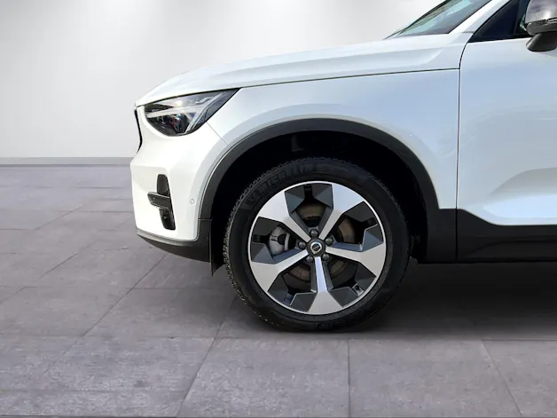 Volvo XC40 2.0 B3 MH Plus Dark
