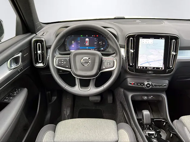 Volvo XC40 2.0 B3 MH Plus Dark