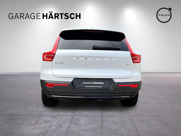 Volvo XC40 2.0 B3 MH Plus Dark