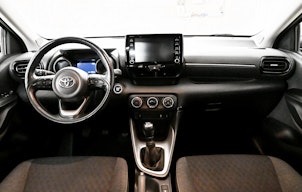 Vehicle image TOYOTA Yaris 1.5 VVT-iE Trend