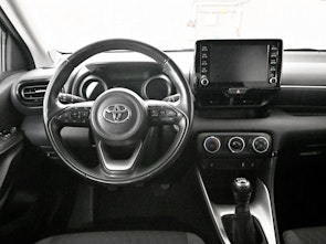 Vehicle image TOYOTA Yaris 1.5 VVT-iE Trend