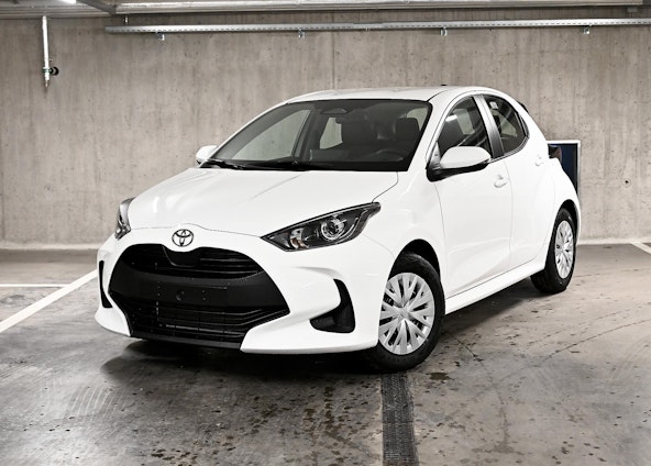 First vehicle image First vehicle image