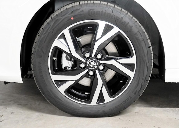 Vehicle image 13 Vehicle image 13