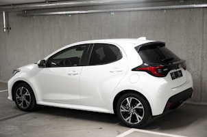 Vehicle image TOYOTA Yaris 1.5 VVT-i HSD Trend