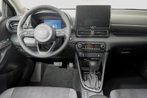 Vehicle image TOYOTA Yaris 1.5 VVT-i HSD Trend
