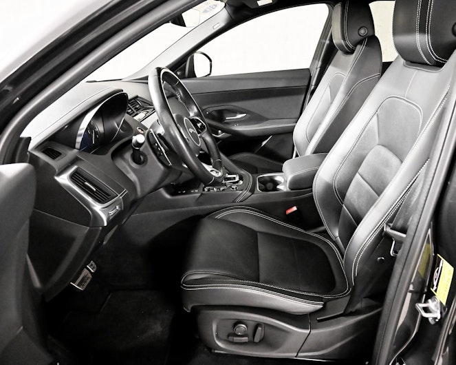 Vehicle image JAGUAR E-PACE