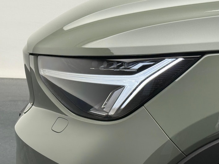 Vehicle image VOLVO XC40