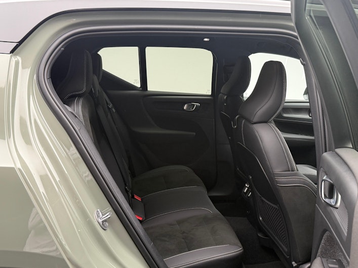 Vehicle image VOLVO XC40