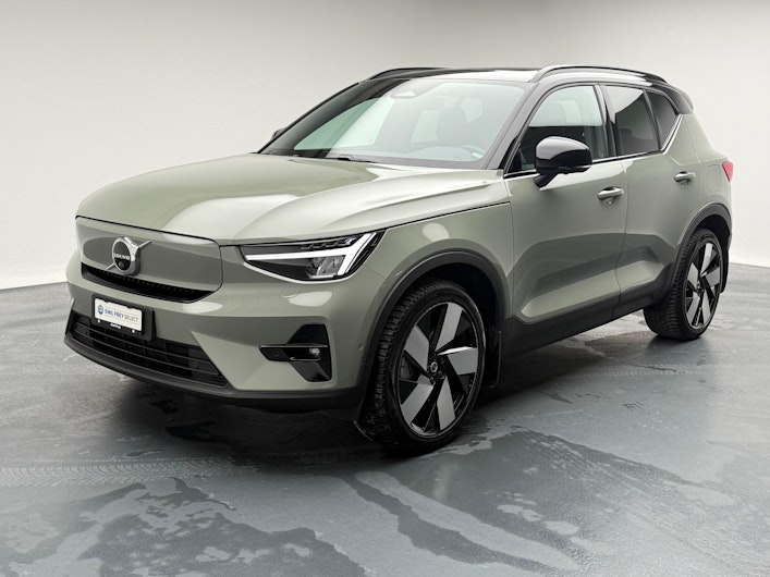 Vehicle image VOLVO XC40
