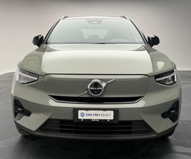 Vehicle image VOLVO XC40