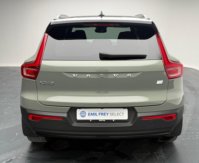 Vehicle image VOLVO XC40