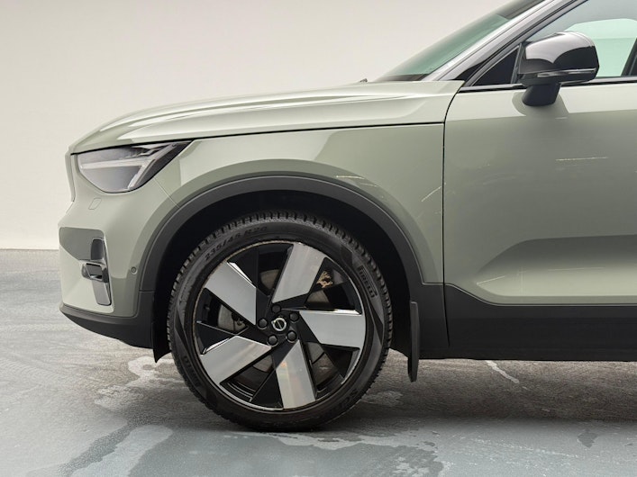 Vehicle image VOLVO XC40