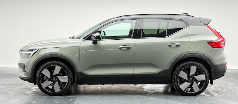 Vehicle image VOLVO XC40