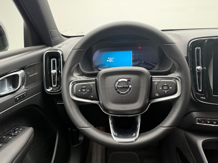 Vehicle image VOLVO XC40