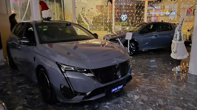 Peugeot 308 1.6 PHEV 195 GT SwissPrime Helvetia