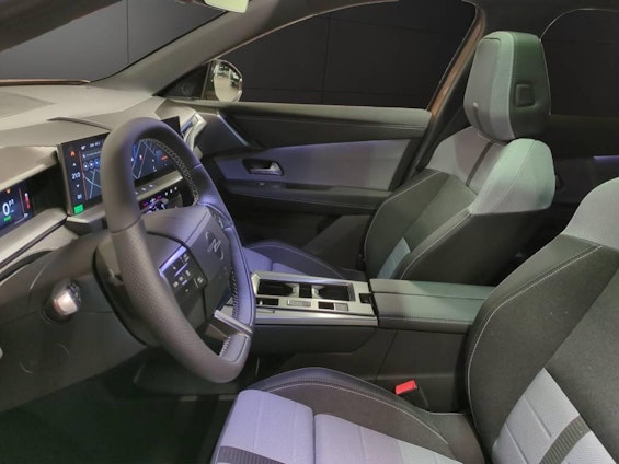 Vehicle image 6 Vehicle image 6